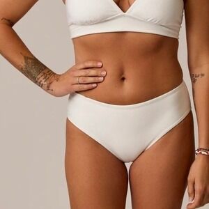 Carve Designs Pipa  NWT Compression Bikini‎ Bottom Cloud White BCMR30-070-SM  SM